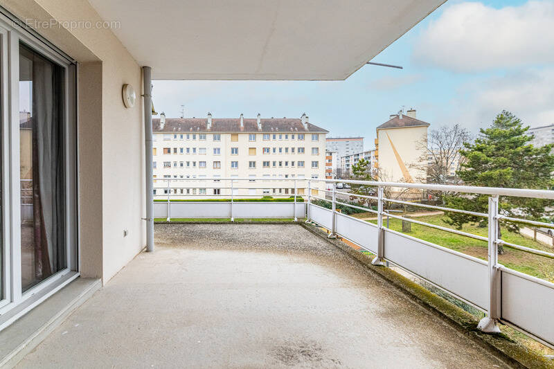 Appartement à CHENOVE