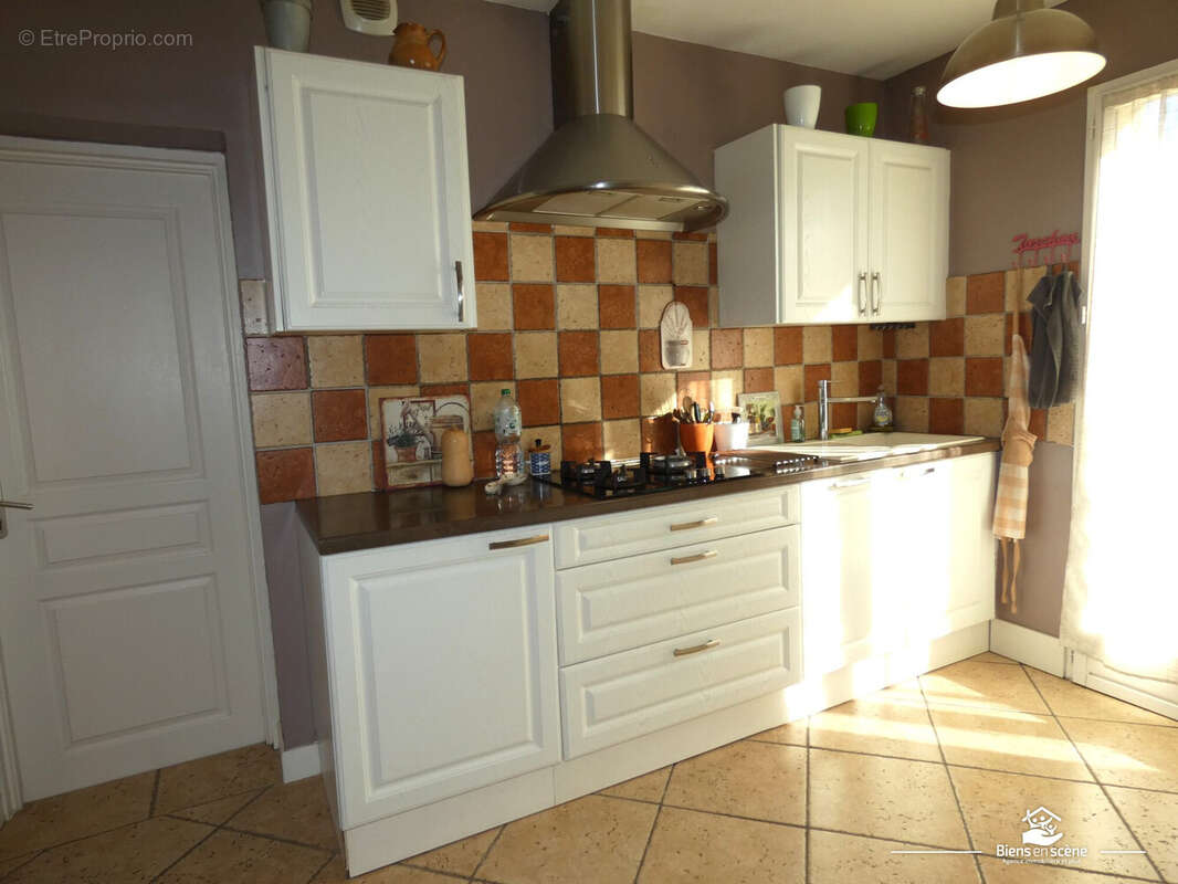 Maison à MONSTEROUX-MILIEU