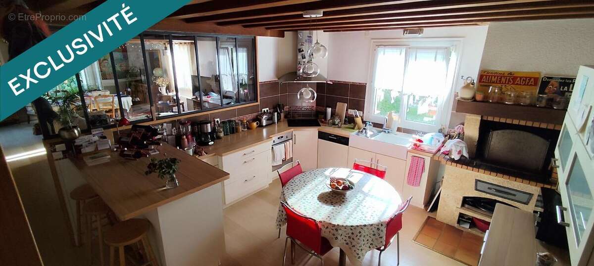 Maison 155 m² à Genouille  - photo 3