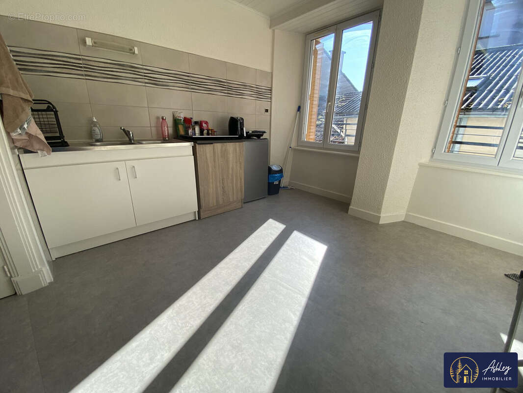 Immeuble à vendre BORT LES ORGUES - Appartement à BORT-LES-ORGUES
