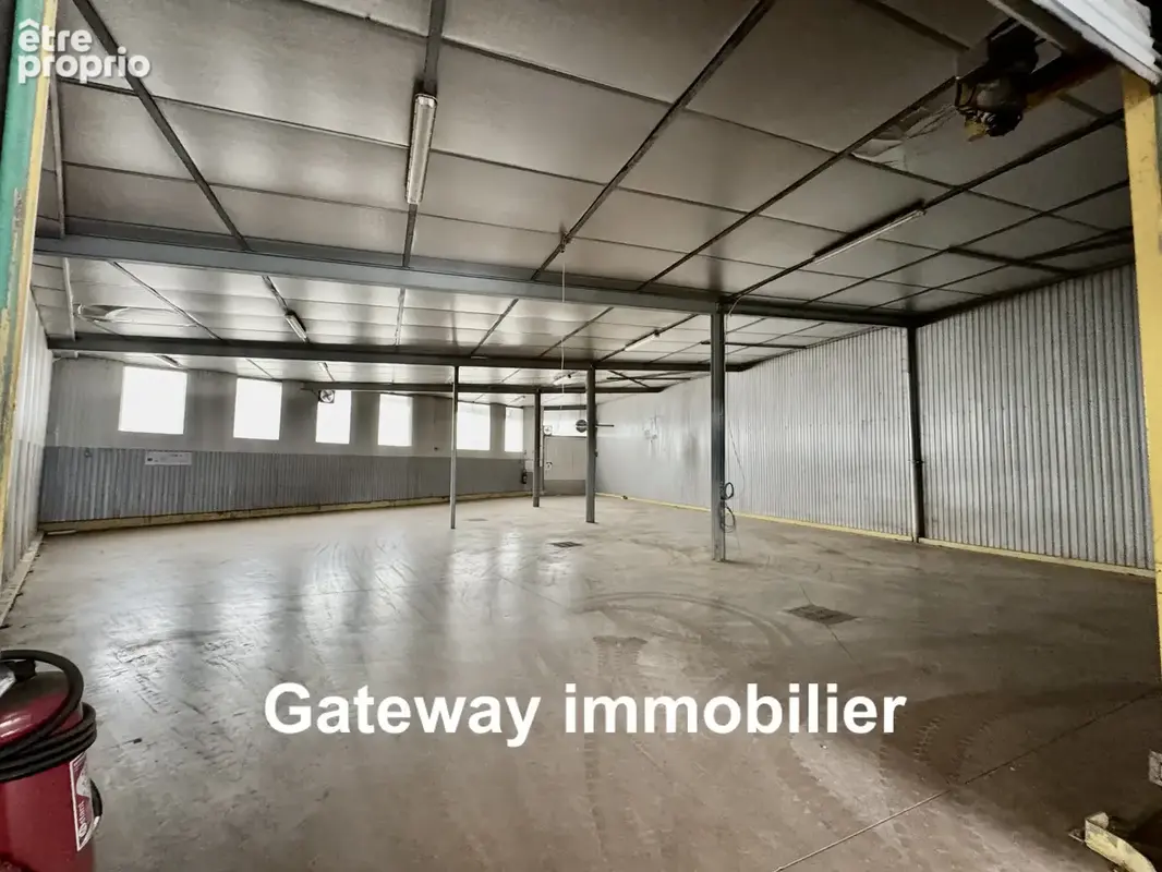 A vendre entrepôt de 950m2 à clermont-ferrand le brezet - photo 8