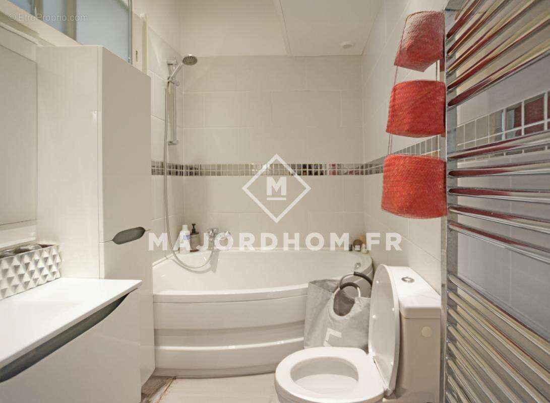 Appartement à MARSEILLE-5E