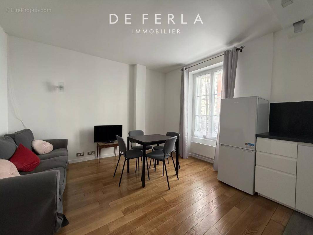 Appartement à PARIS-15E