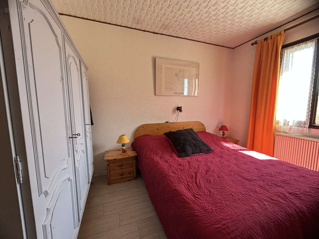 Maison à SAINT-QUENTIN-LA-POTERIE