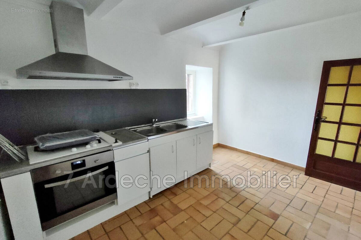 Maison à VILLENEUVE-DE-BERG