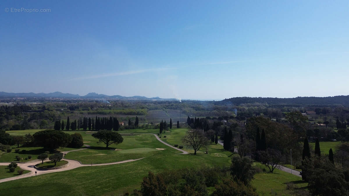 Maison à ROQUEBRUNE-SUR-ARGENS