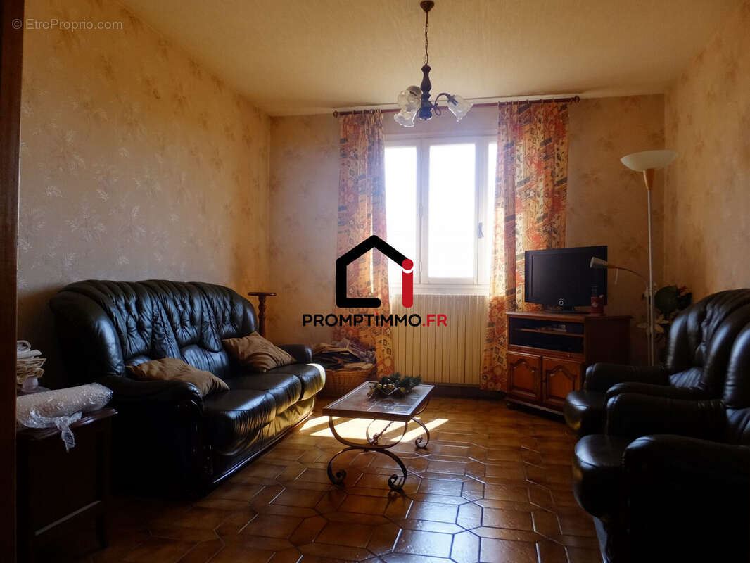 Maison 85 m² à Ainay-Le-Chateau  - photo 6