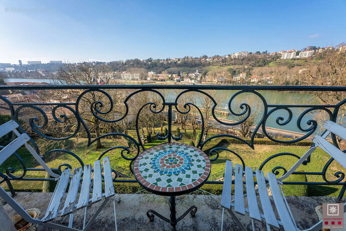 Appartement à CALUIRE-ET-CUIRE