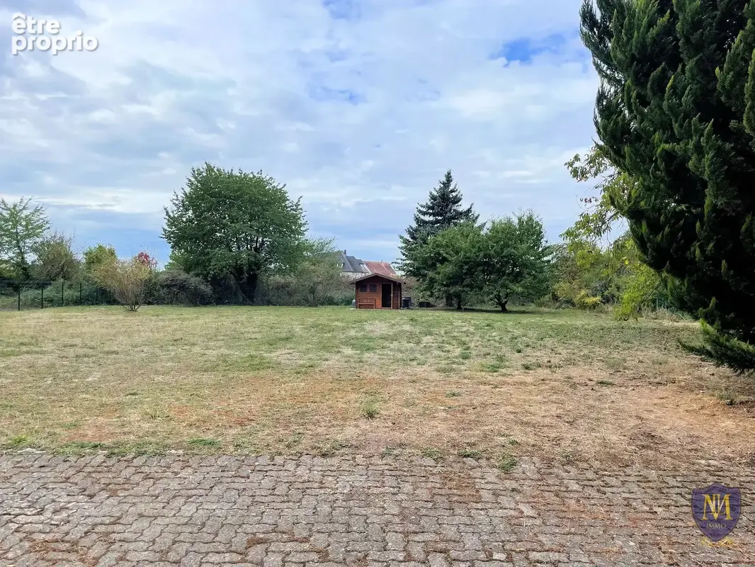 Village-neuf avec vue dégagée grand plain-pied de 222 m2 sur 30,11 ares de terrain - photo 2