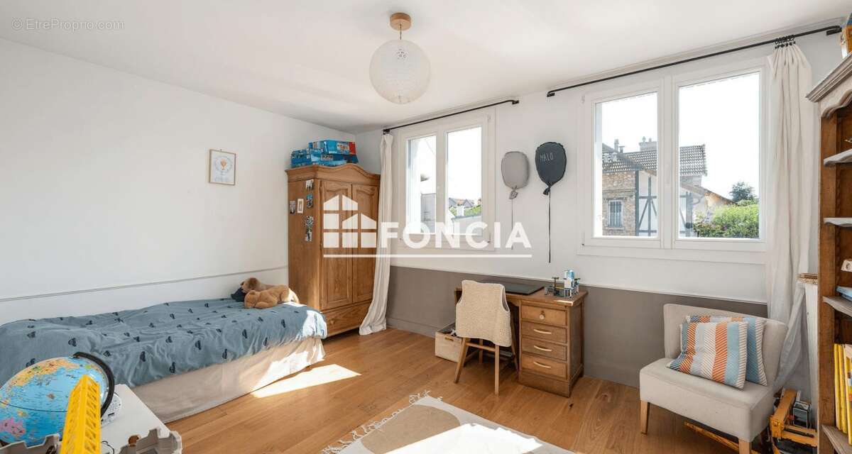 VERSAILLES - Porchefontaine – Maison de 107,12 m² entièrement refaite à neuf - photo 7