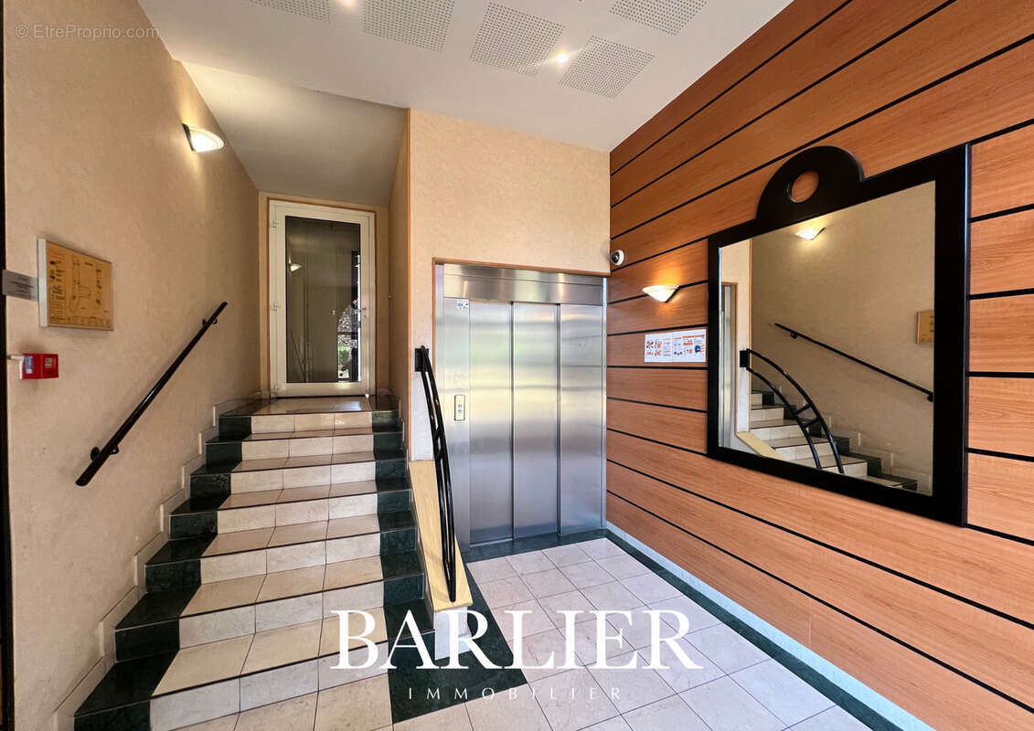 Appartement en attique   4 pièces de 68 m2 avec vue dégagée - photo 9