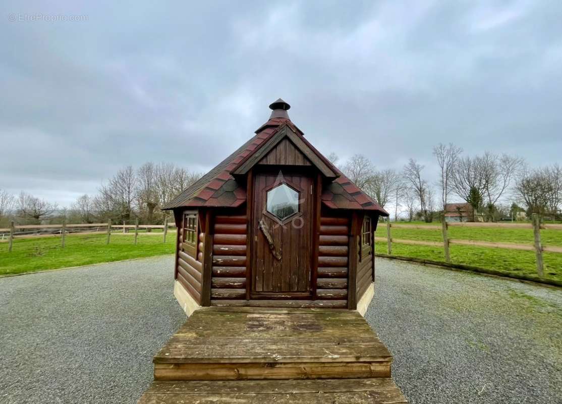 Maison à LE MELE-SUR-SARTHE