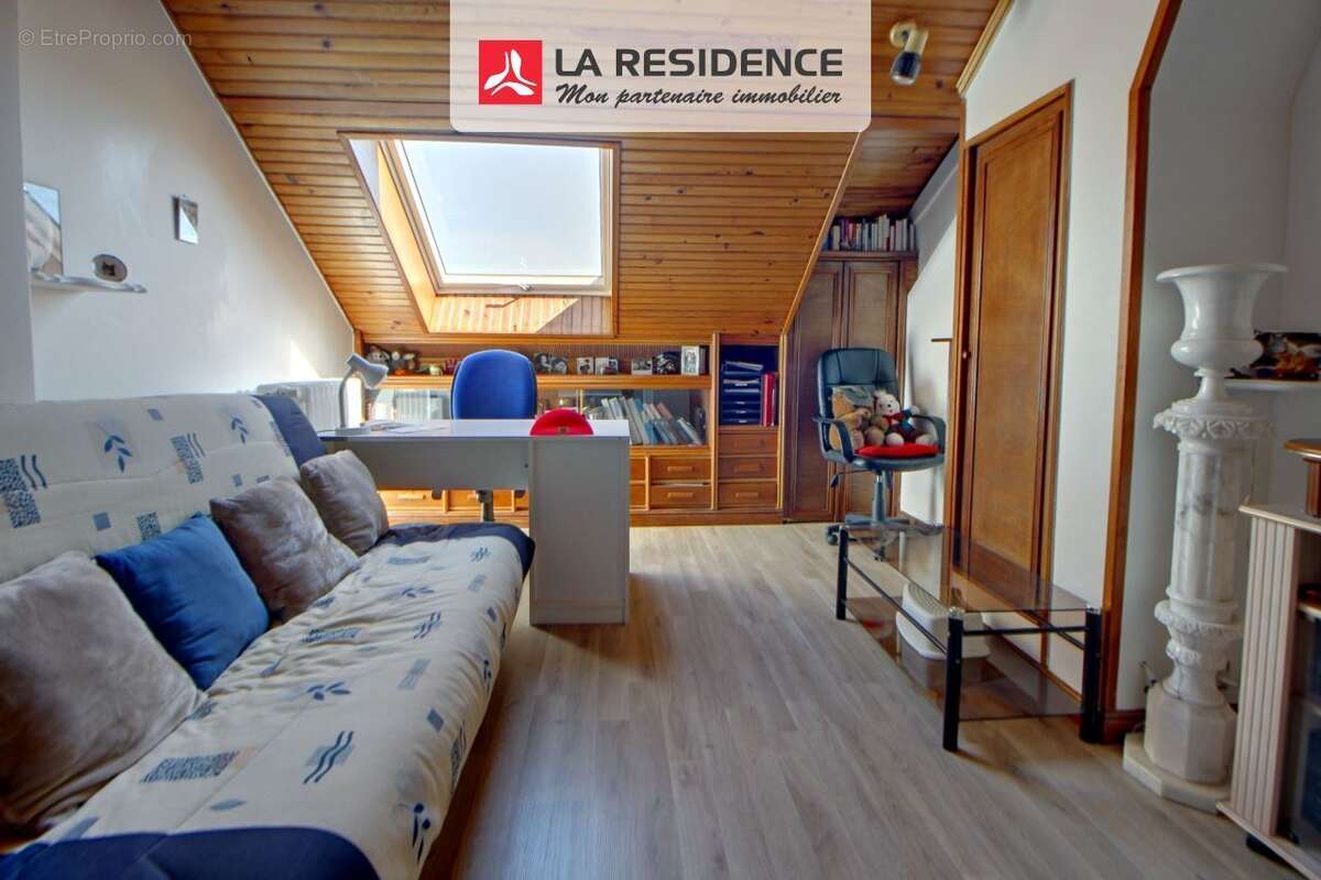 Maison 135 m² à Trappes  - photo 9