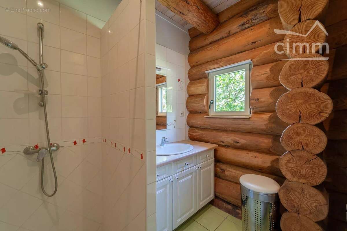 Maison en fuste 4 chambres à La Fermeté - photo 12