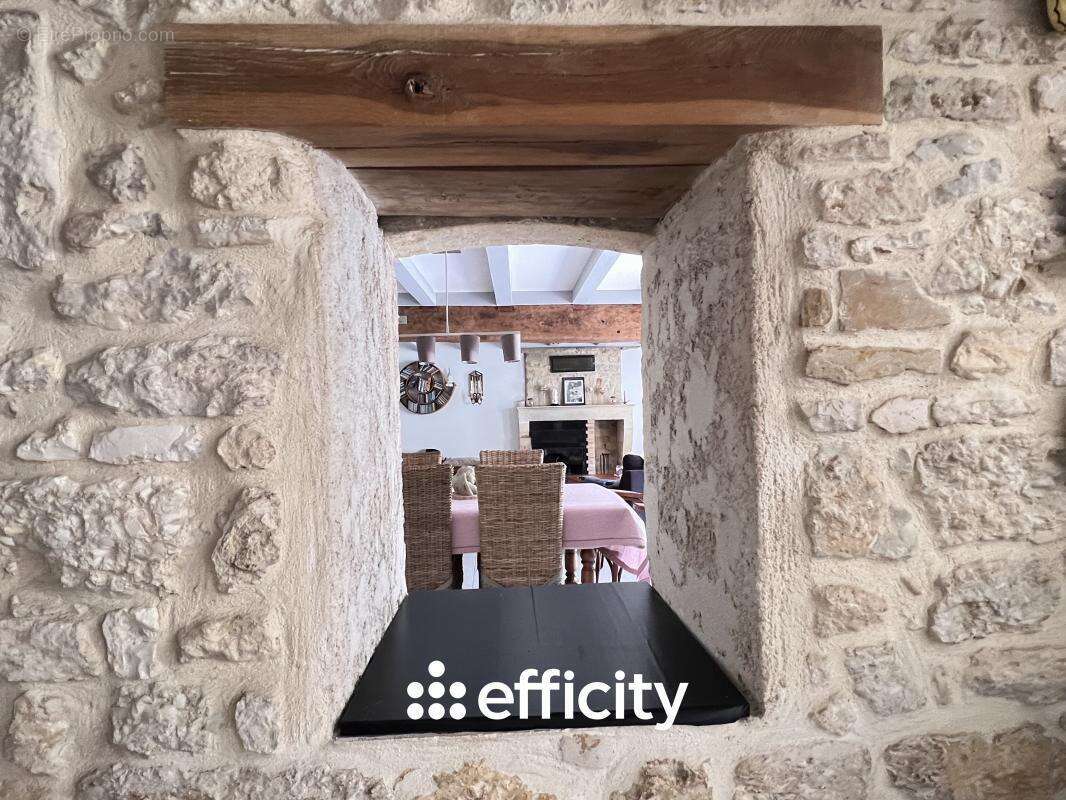 Maison à SAINT-GERMAIN-DE-MARENCENNES