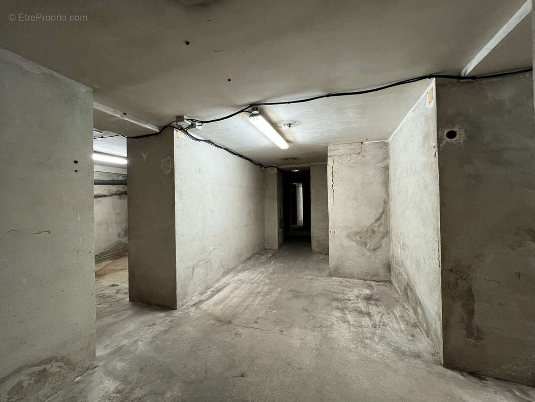 Commerce à MARSEILLE-6E