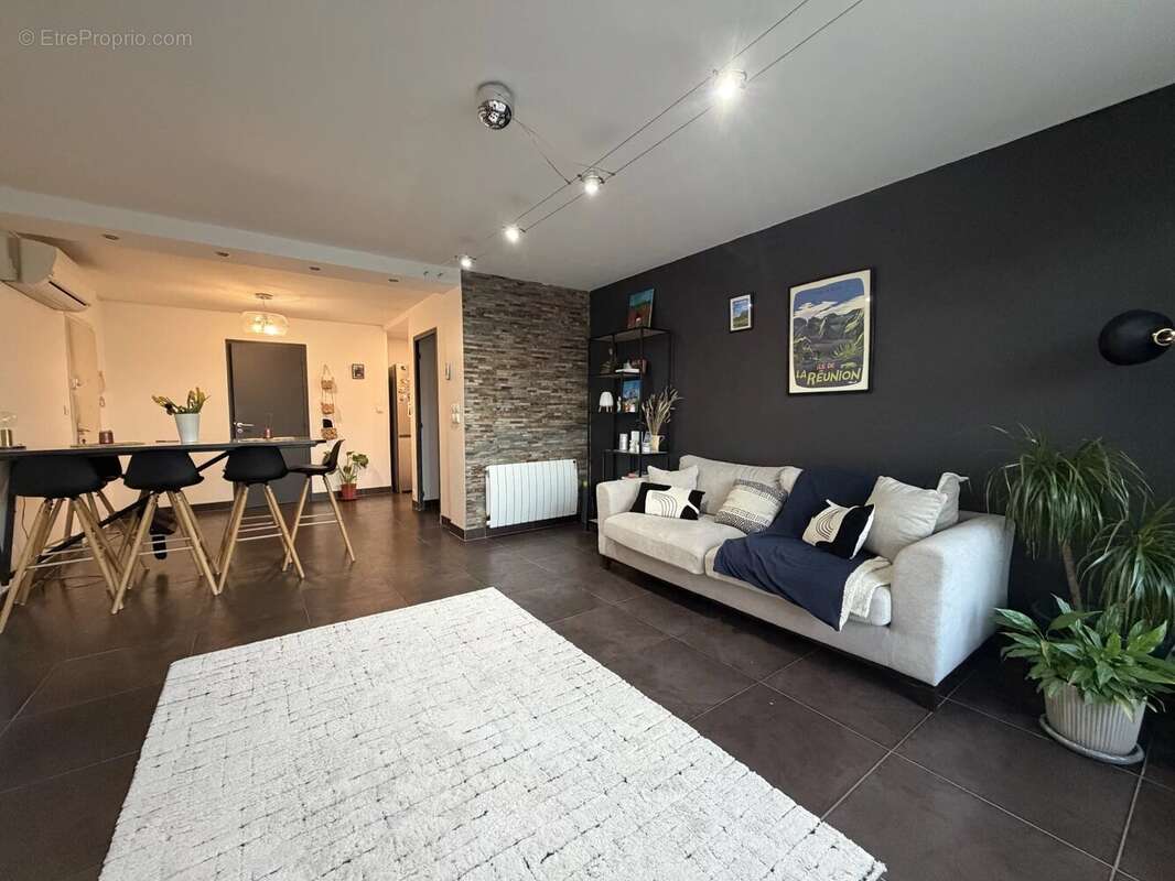 Appartement à GUILHERAND-GRANGES