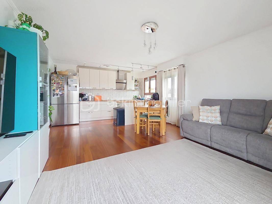 Appartement à NANTERRE