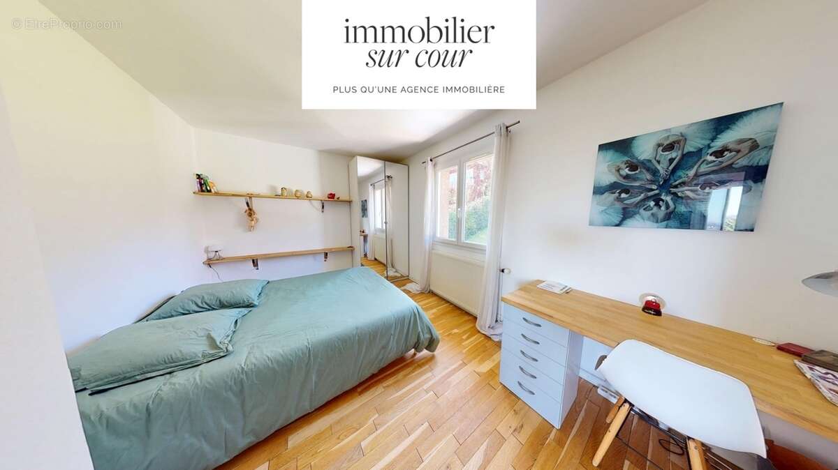 Maison à SAINT-GENEST-LERPT