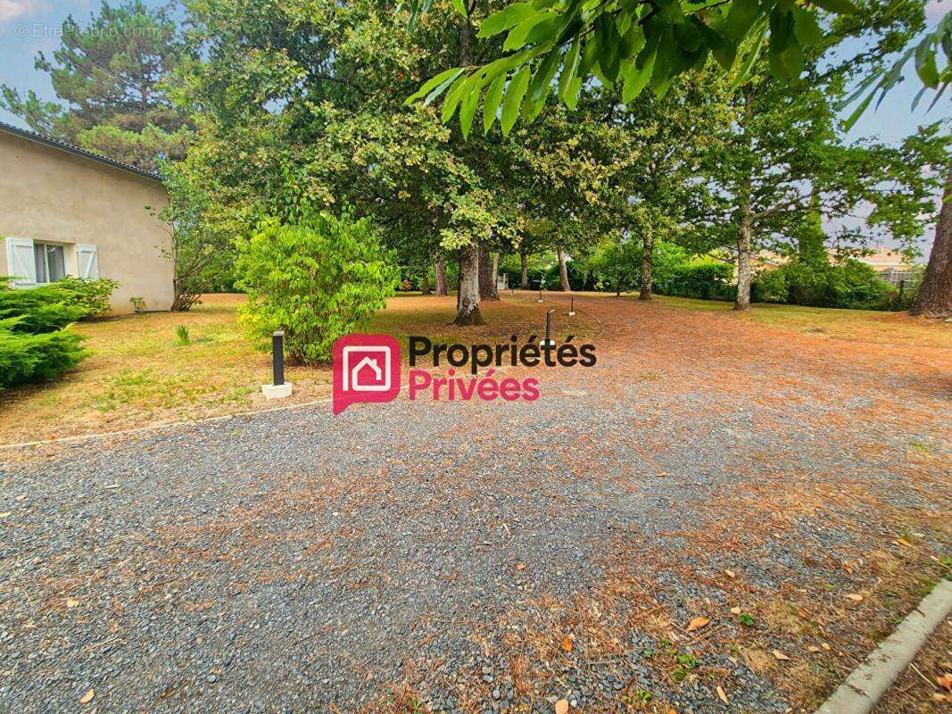 Maison familiale rénovée ? 225 m² ? Terrain divisible de 3 500 m² ? Roaillan - photo 16