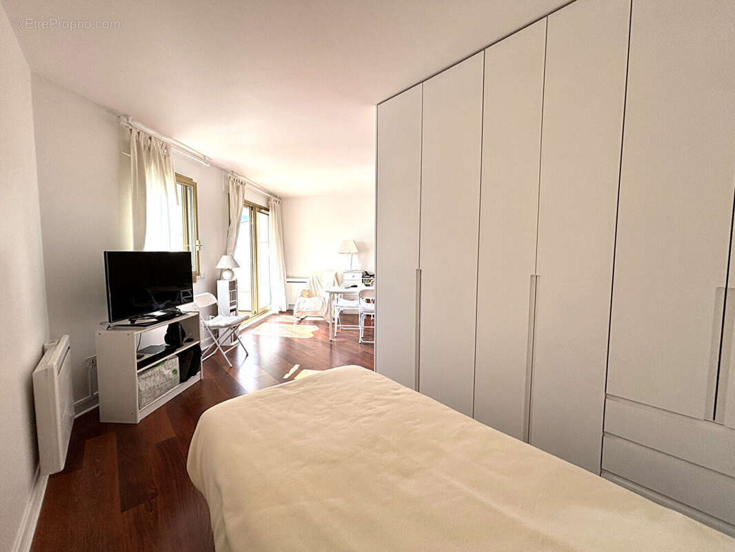 Appartement à LEVALLOIS-PERRET