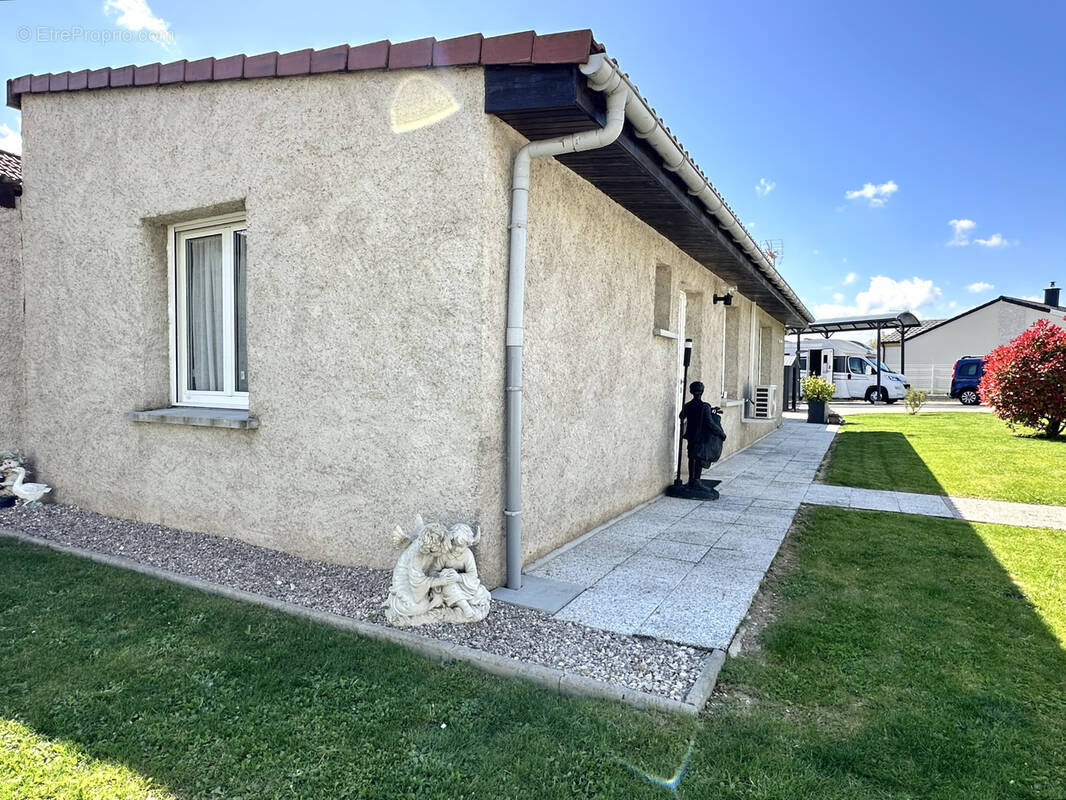 Maison à PAGNEY-DERRIERE-BARINE