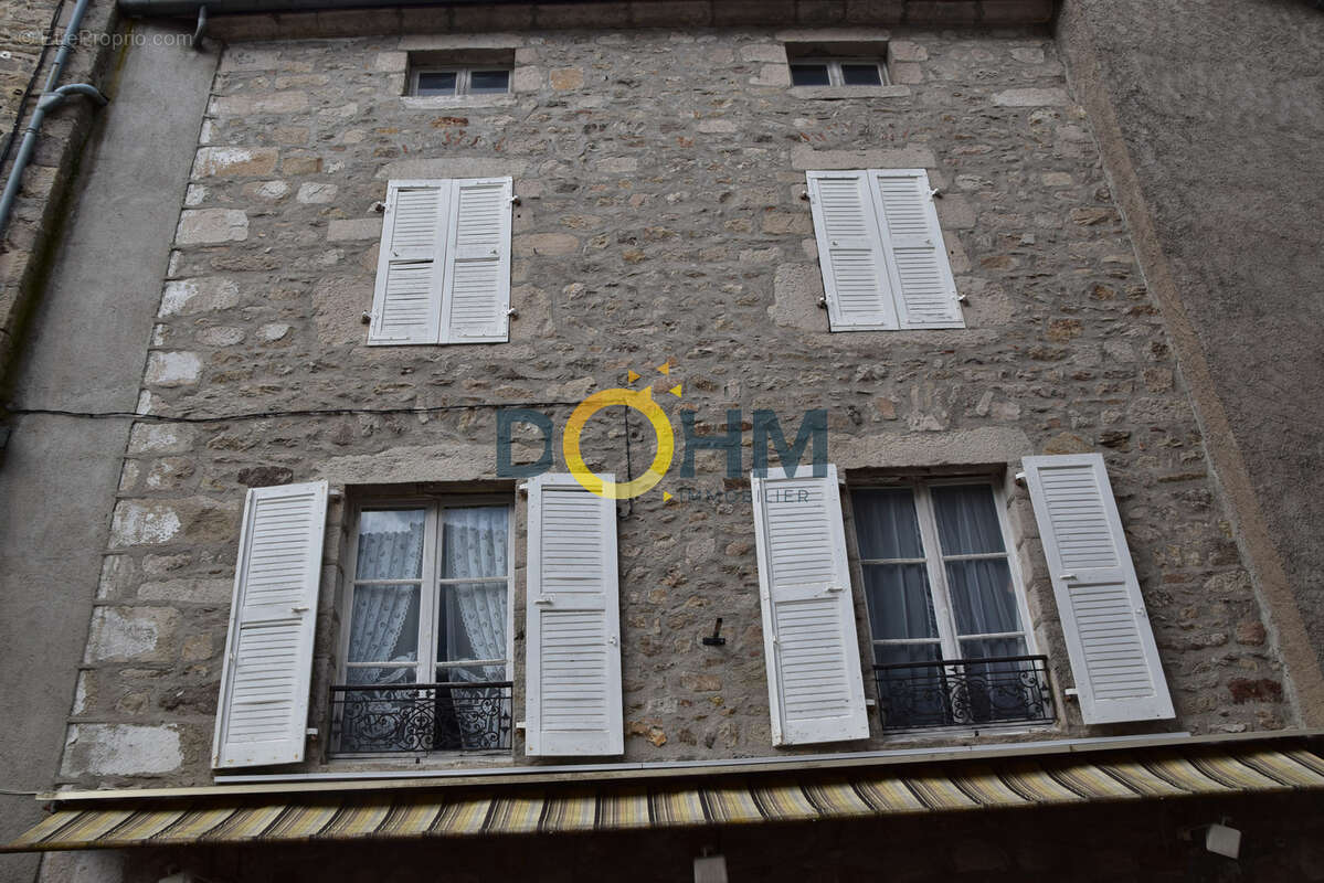 Immeuble a renover avec local commercial  . - photo 4