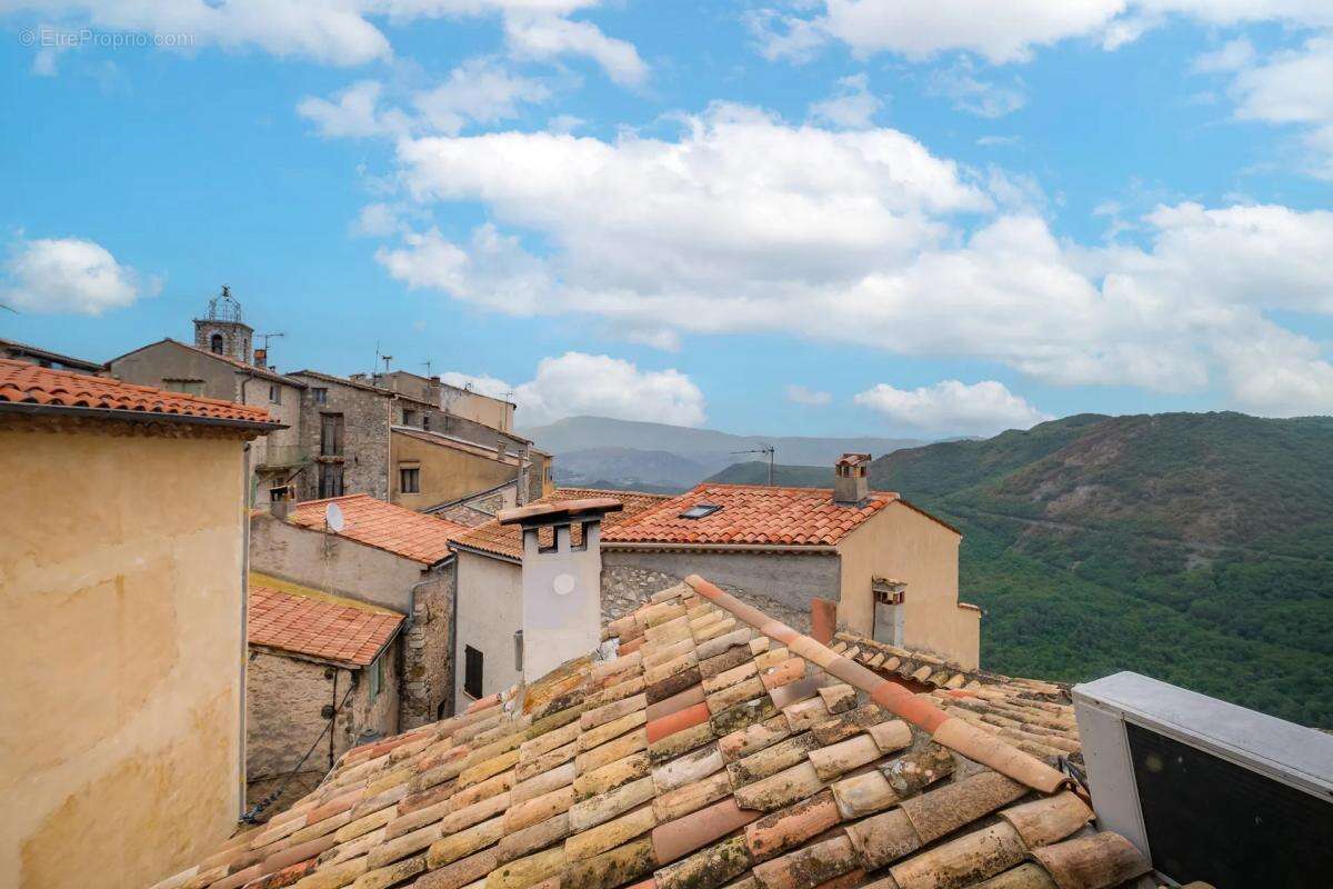 Appartement à BOUYON