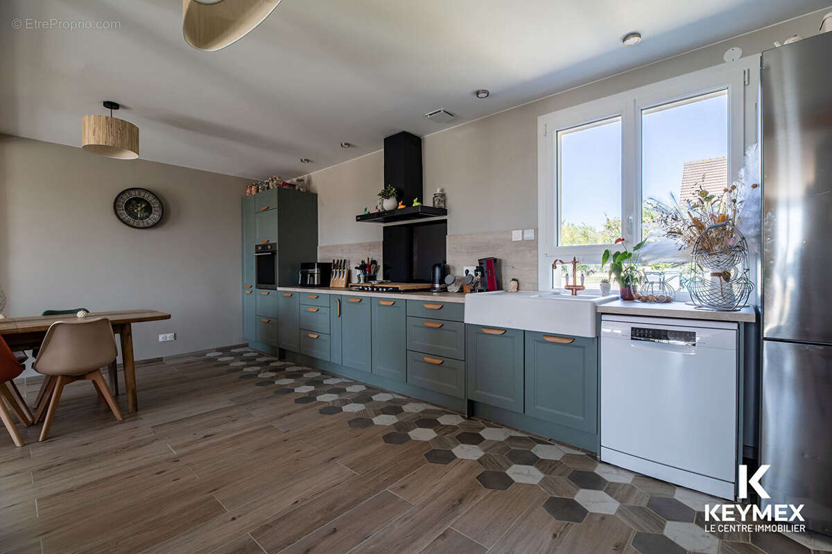 Maison à LE MESNIL-EN-THELLE