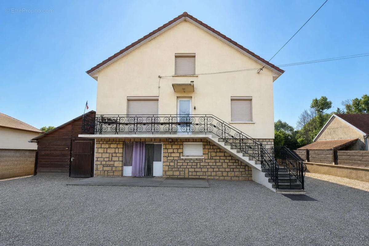 Maison à CHAUSSIN