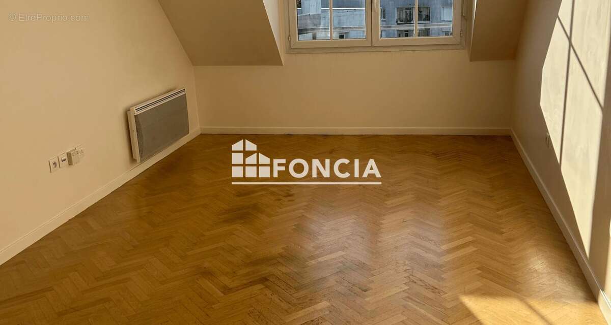 Appartement à LE PLESSIS-ROBINSON