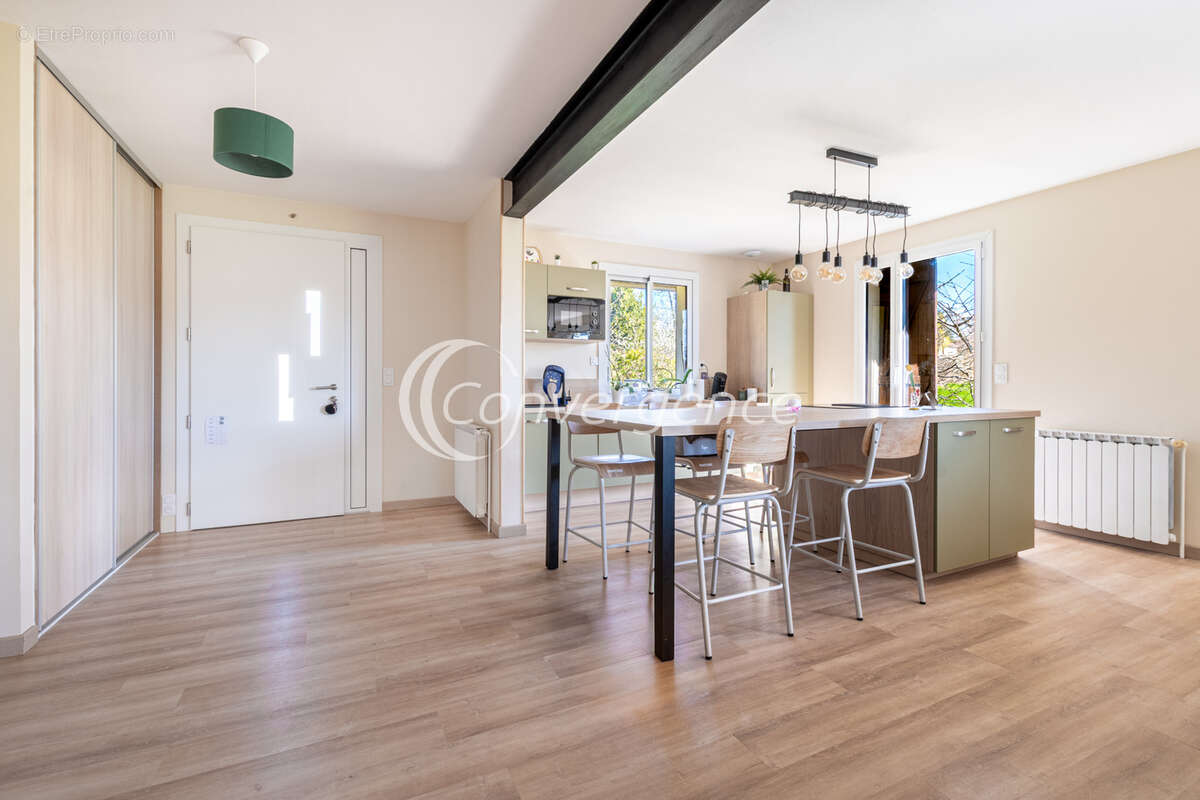 Maison à MAGNAC-BOURG