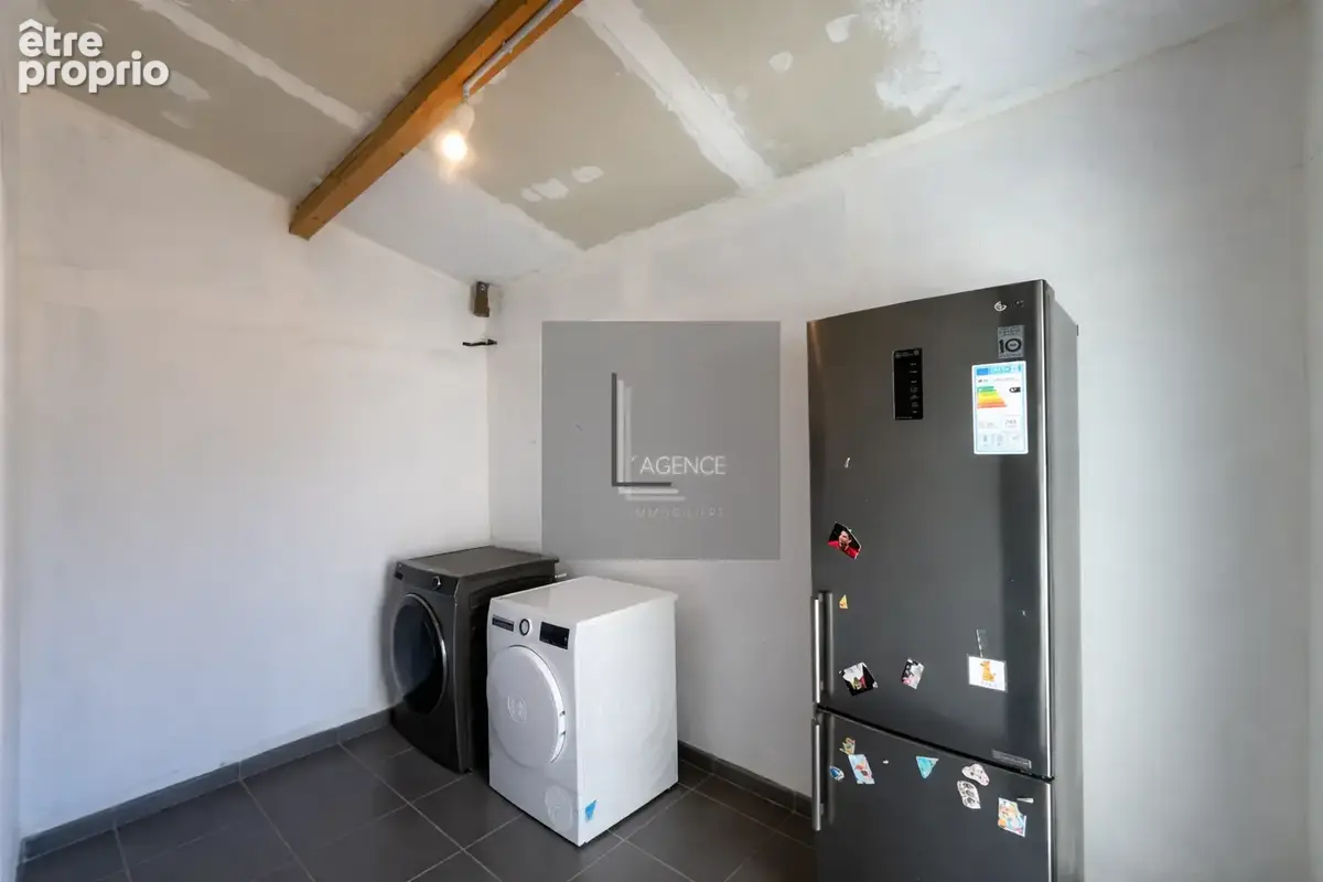 Maison R+1 T5/6 2013   900 m2 de terrain, piscine, suite parentale, garage   Trets - photo 13