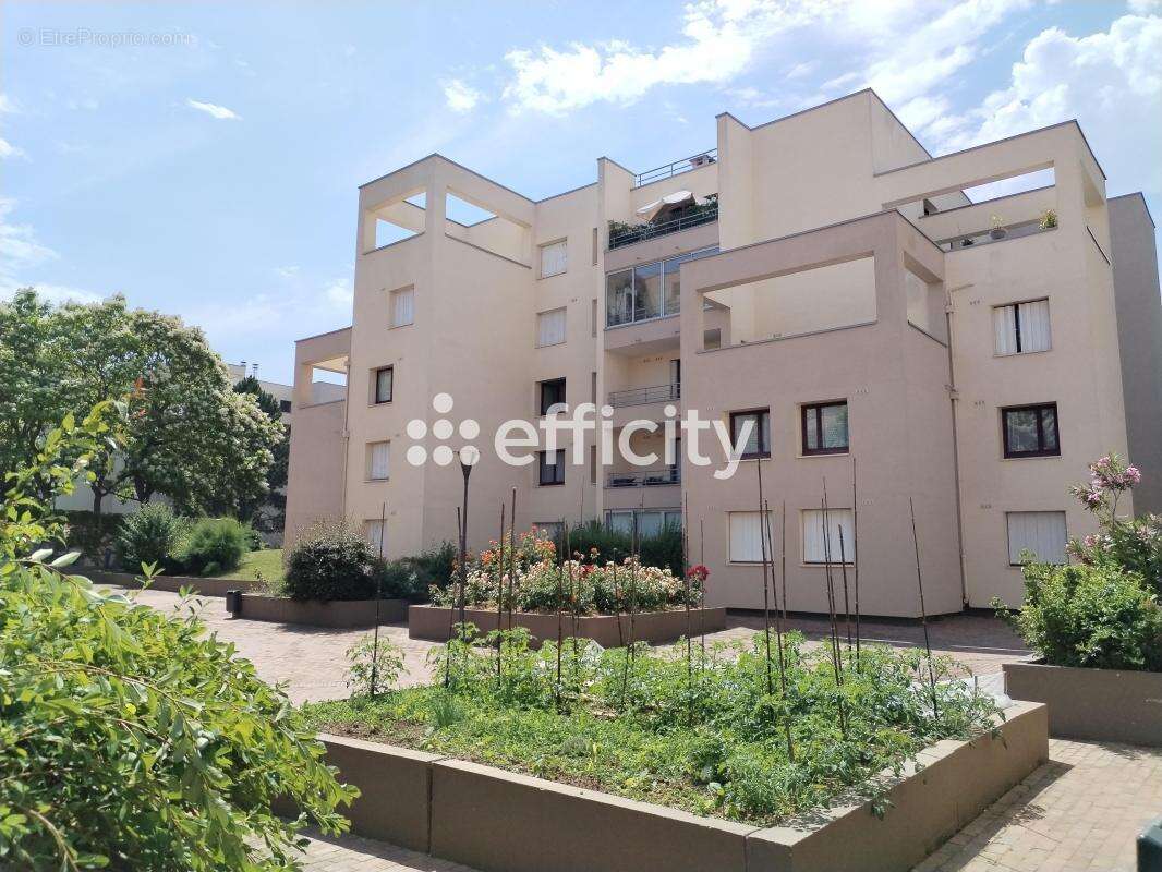 Appartement à MONTIGNY-LE-BRETONNEUX