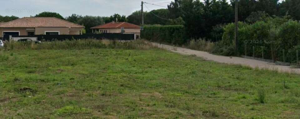 Terrain à BRUGUIERES