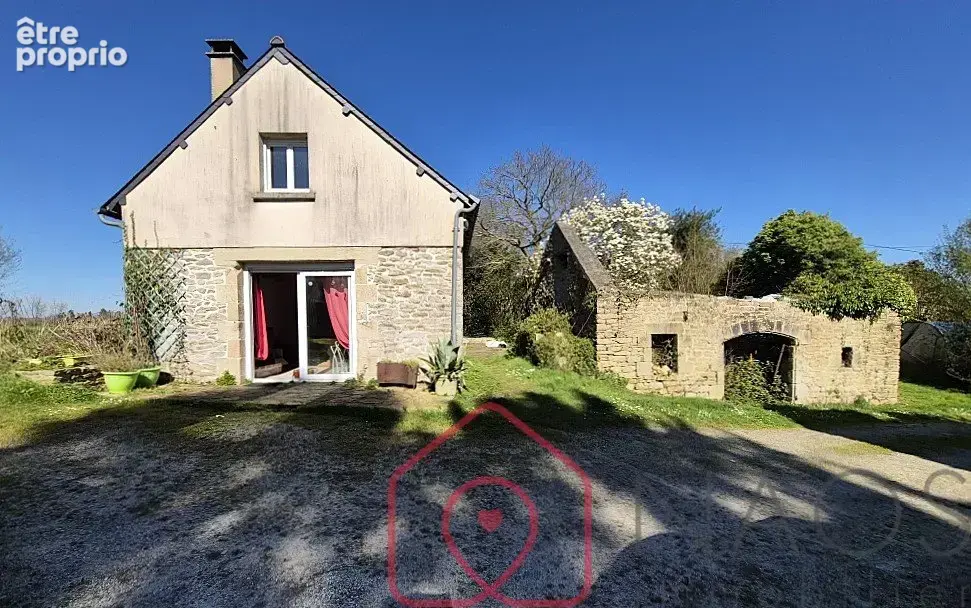 Roudouallec au calme - longere + dependances sur 1989 m² de terrain. - photo 9
