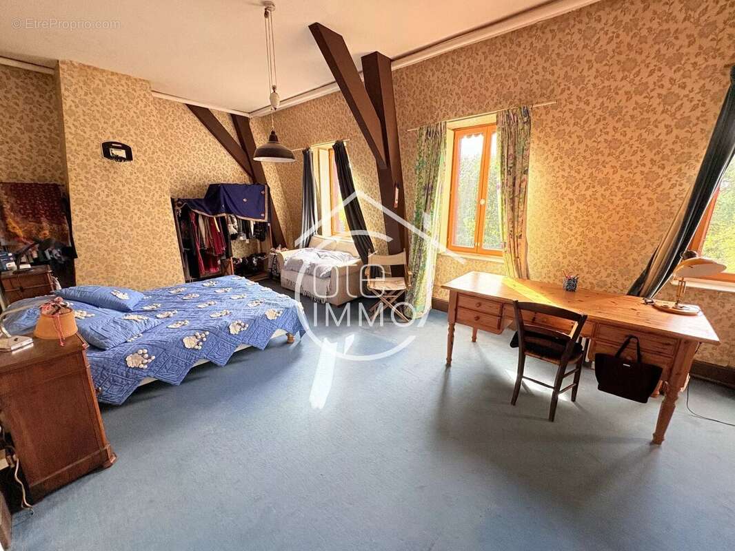 BERGERAC : Manoir atypique 17 pièces de 570m² avec dépendances - photo 14