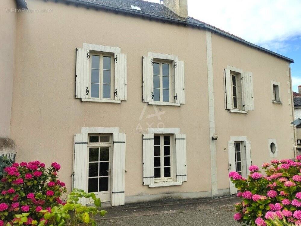 Maison à MORANNES