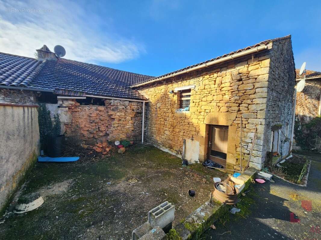 Maison à FRAYSSINET-LE-GELAT