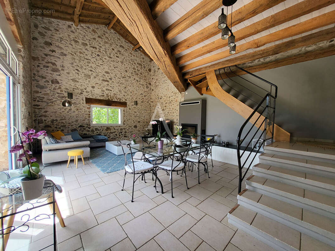 Maison à LE POIRE-SUR-VIE