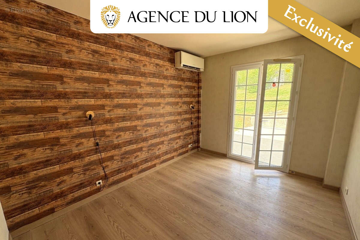 Maison à CHERISY