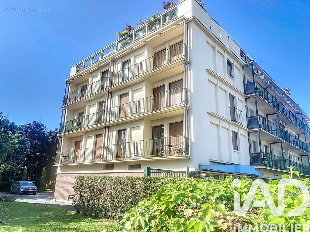 Photo 9 - Appartement à LE PLESSIS-BOUCHARD