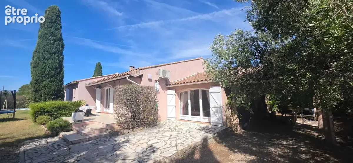 Maison à LE MUY