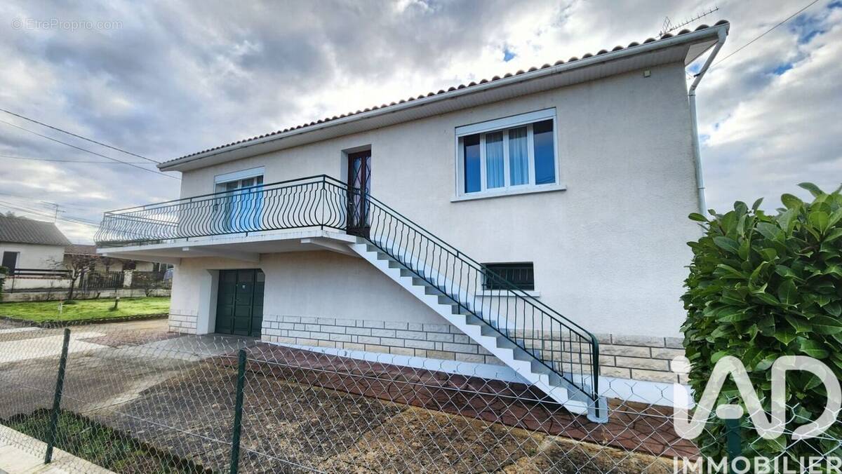 Photo 1 - Maison à SAINT-MICHEL