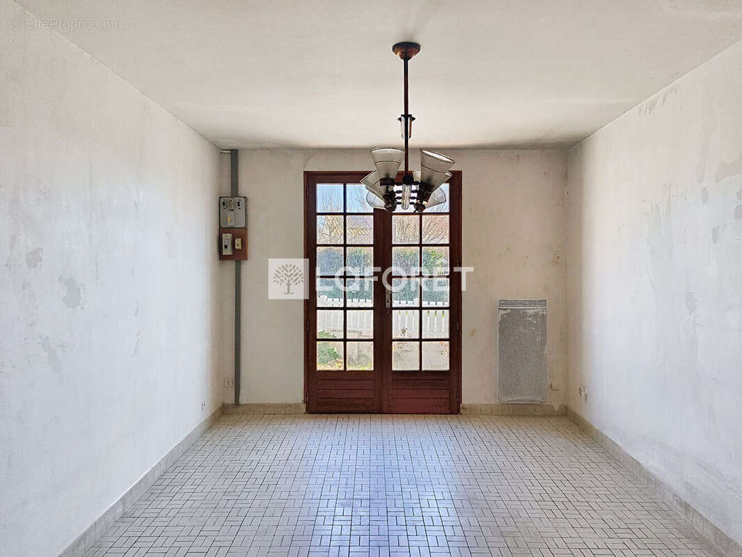 Maison à COMMEQUIERS