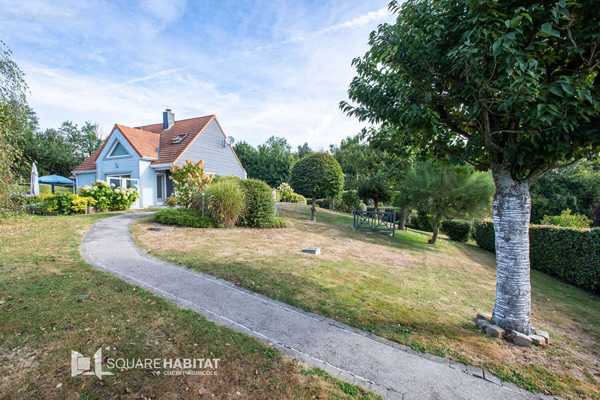 Maison à AIX-EN-ISSART
