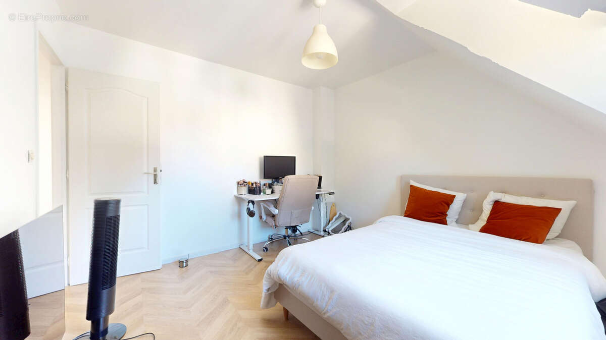 Maison individuelle familiale dans un quartier pavillonnaire, 4 chambres, confort de plain pied et sous-sol - photo 9