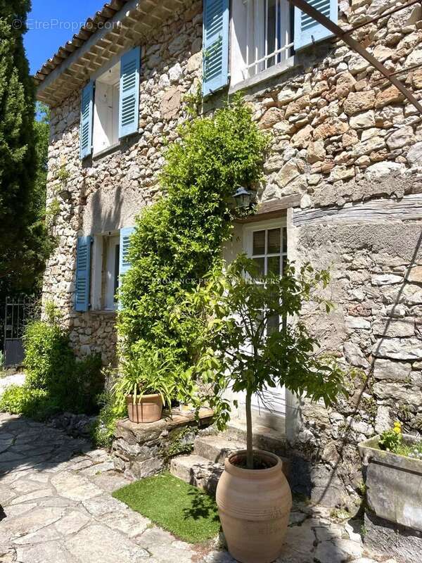 Maison à LORGUES