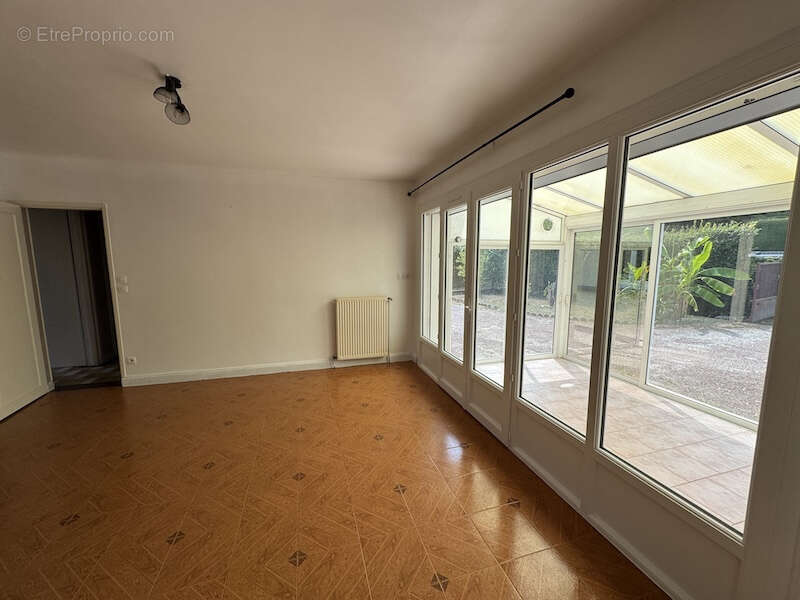 Maison individuelle avec jardin 1800m2 - photo 2