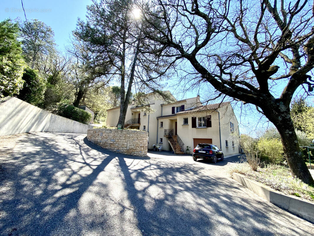 Maison à MONTELIMAR